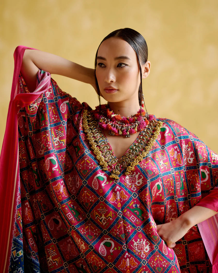 Advaita Fushia (Kaftan)