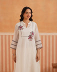 Ivory kurta set with floral embroidery