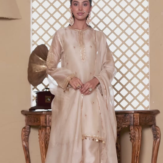 Mehrang Ivory Short Pheran Kurta Set