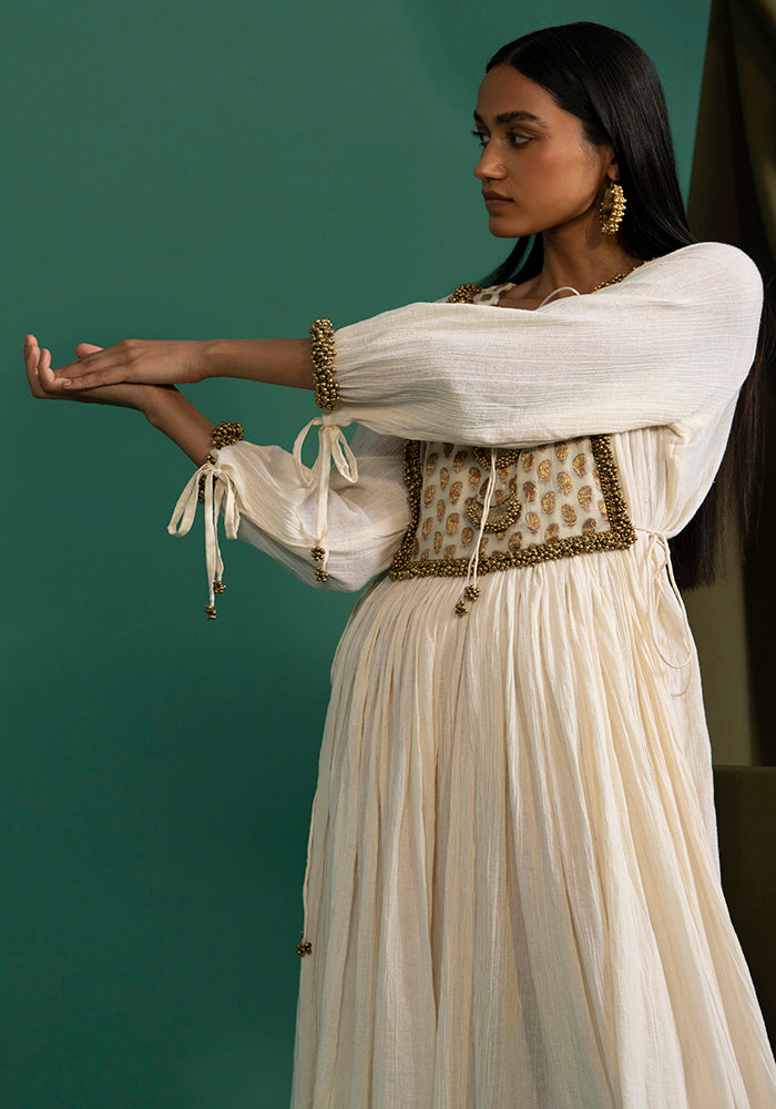 Adhira Off White (Kurta Set)