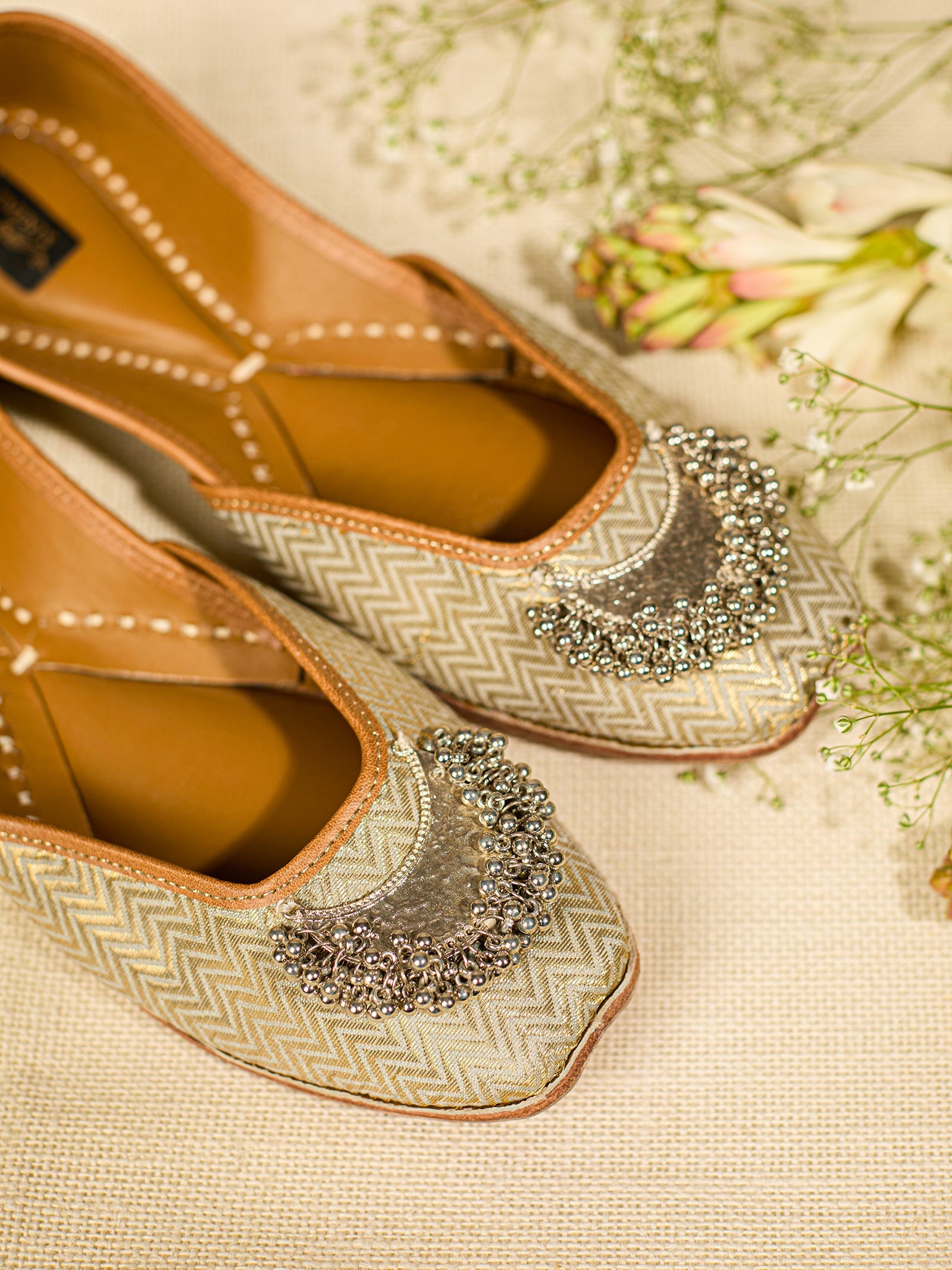 Aashvi Beige (Jutti)