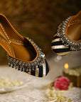 Devaka Black (Jutti)