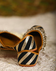 Devaka Black (Jutti)