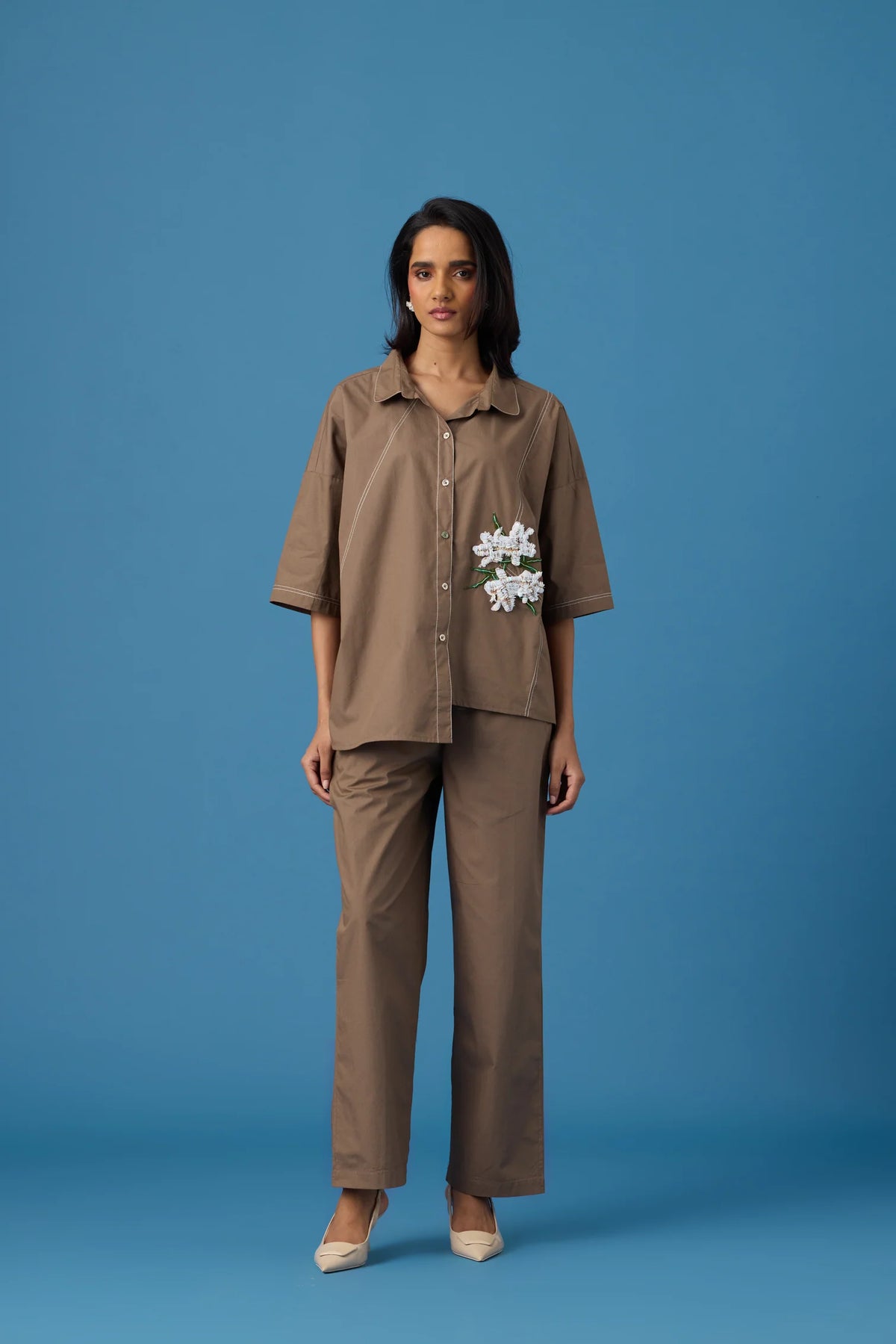 Madison Applique Shirt In Earth Brown