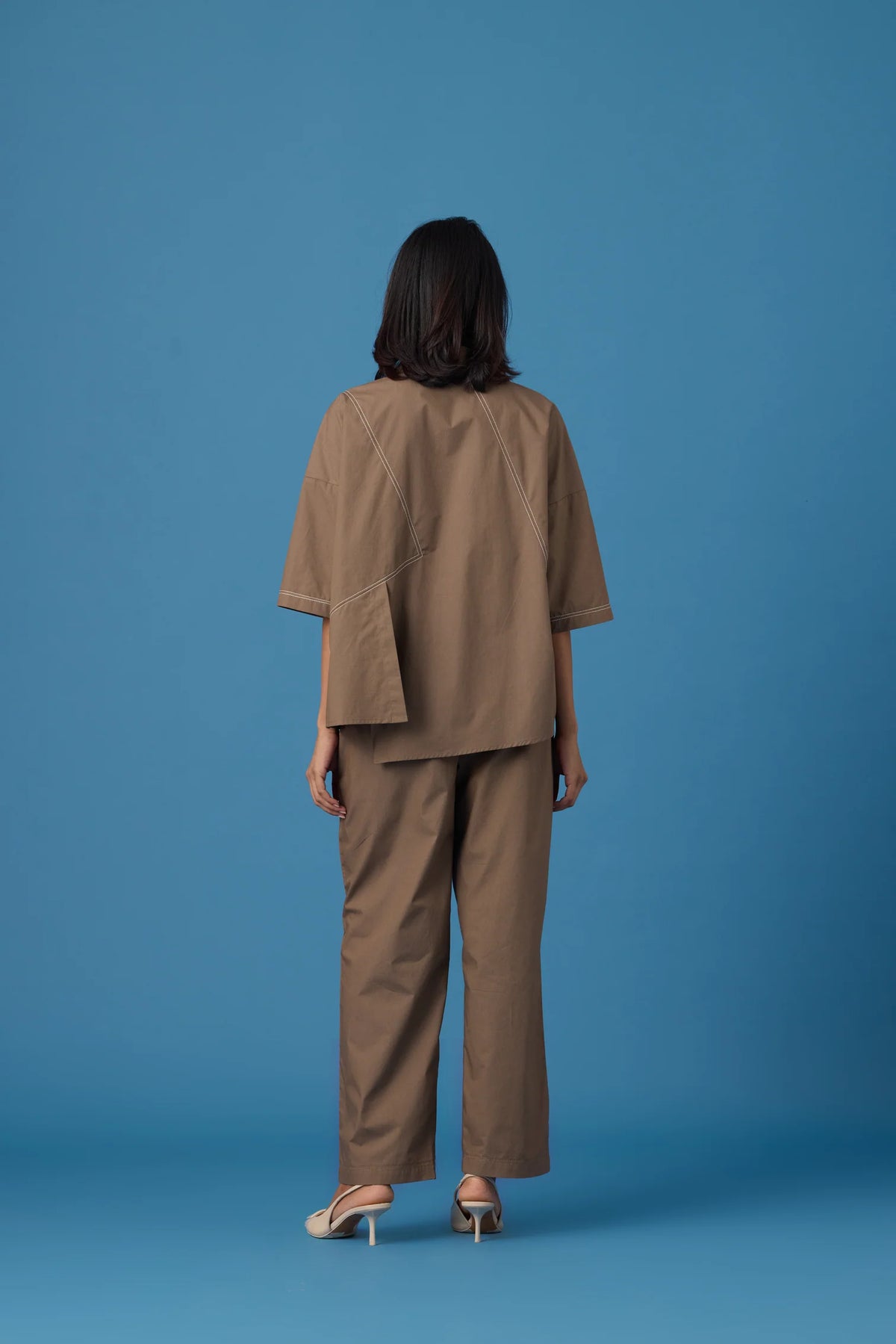 Madison Applique Shirt In Earth Brown