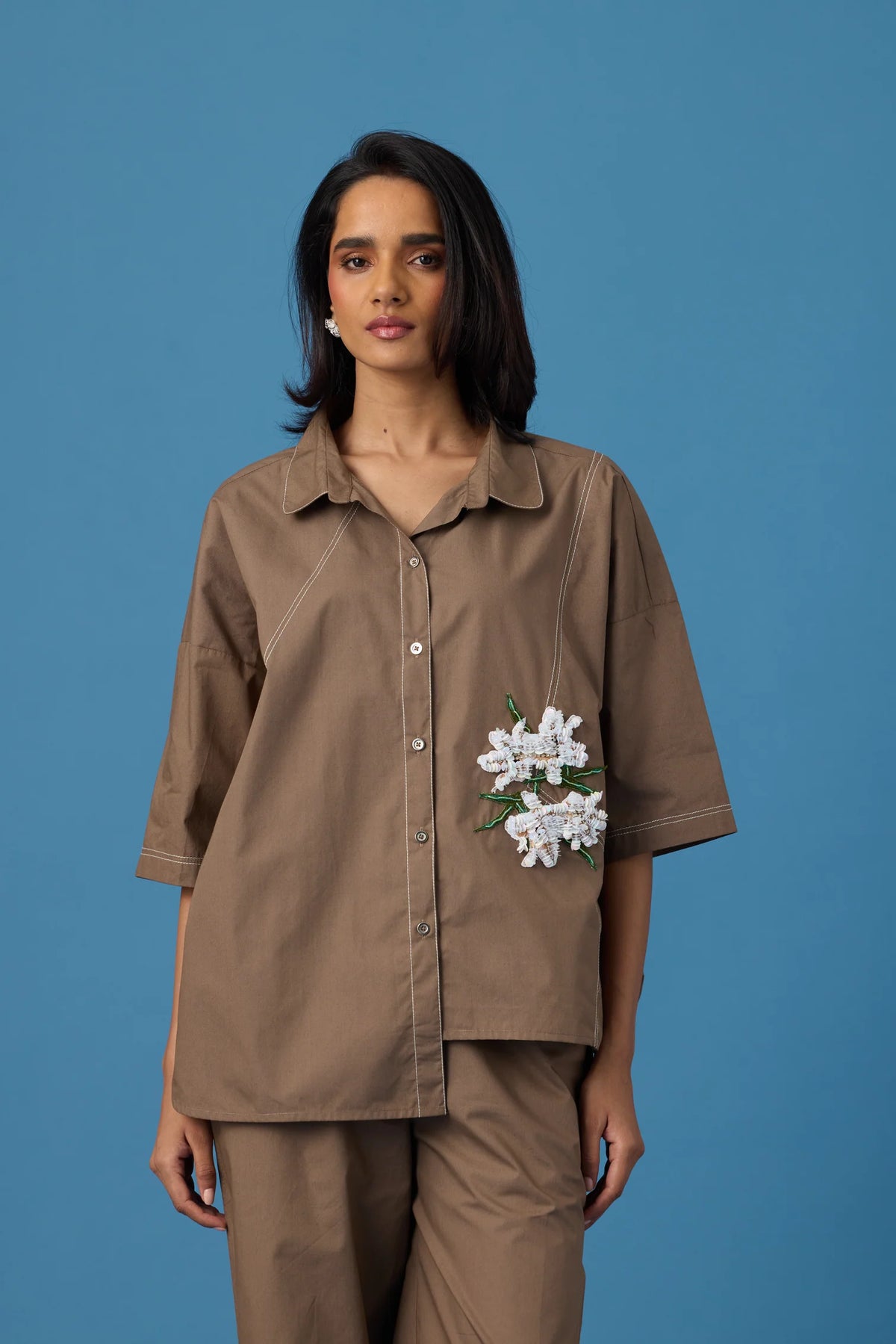 Madison Applique Shirt In Earth Brown