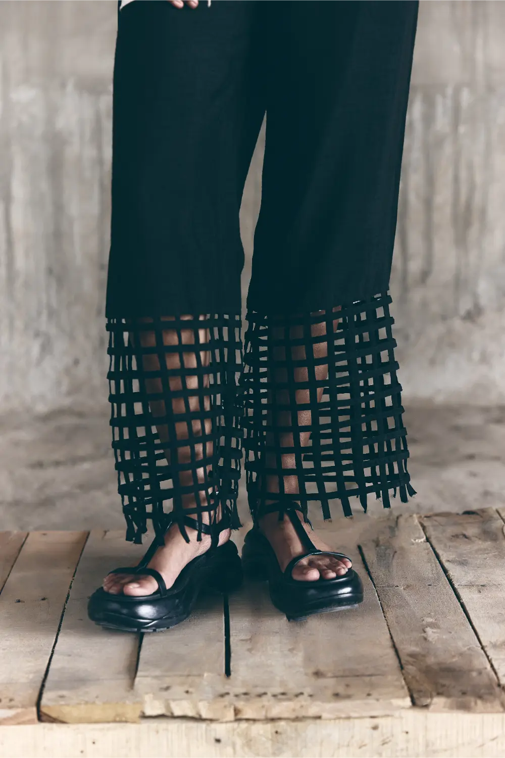 Outline Pants