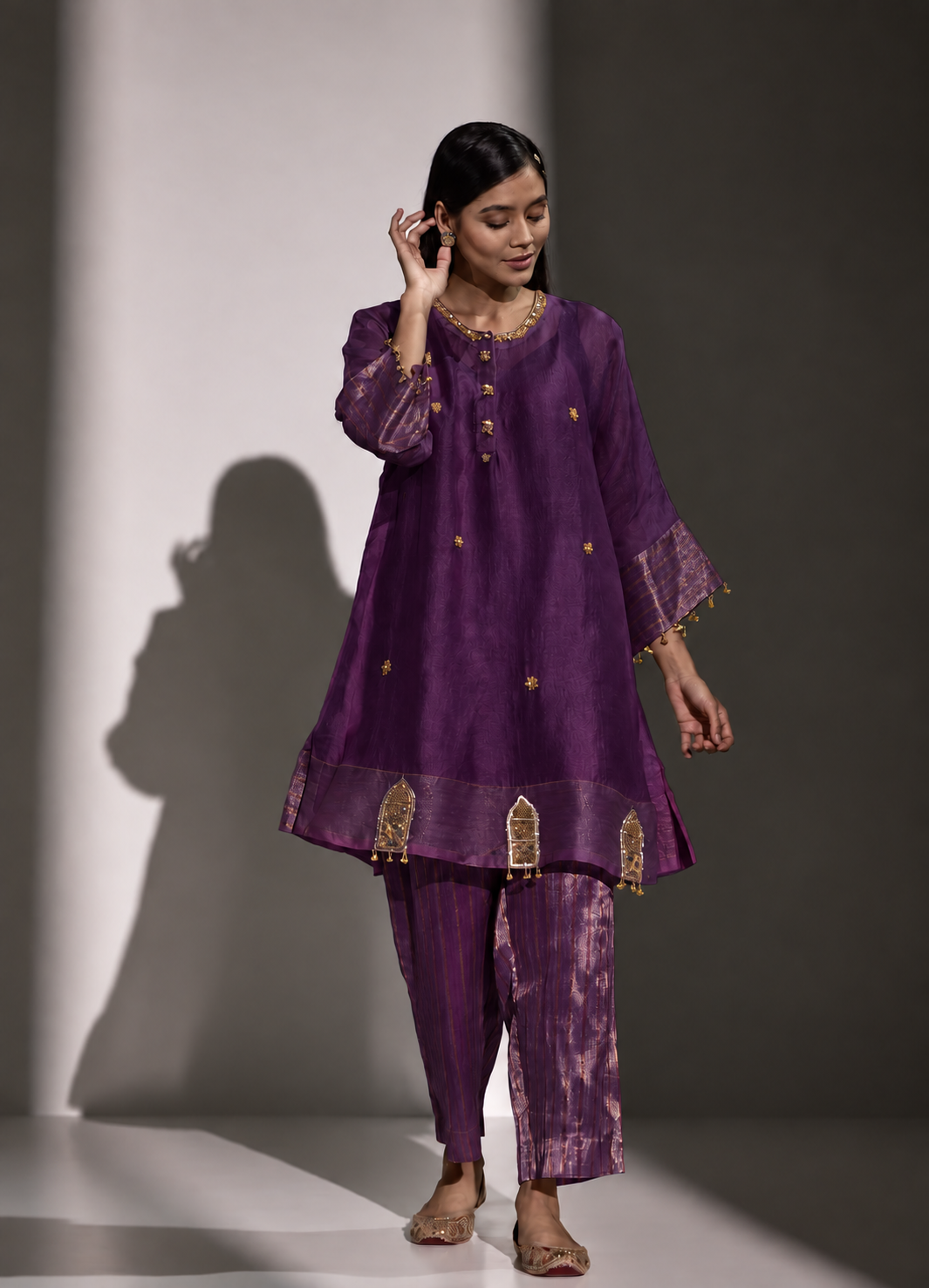 Jharokha Set In Purple