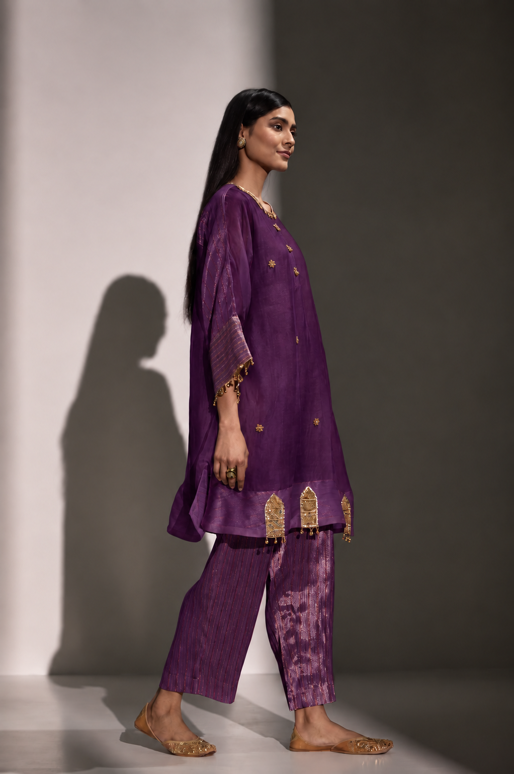 Jharokha Set In Purple