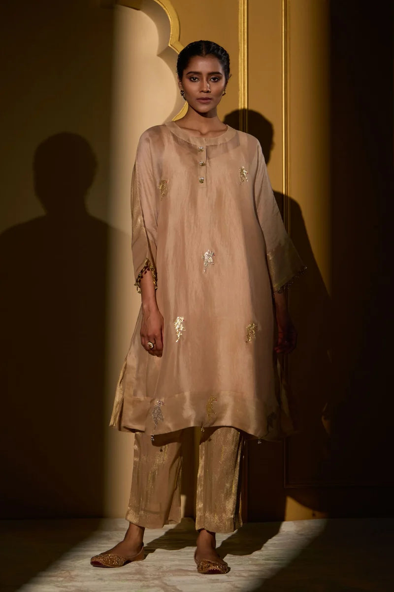 Parinda Kurta Set In Beige