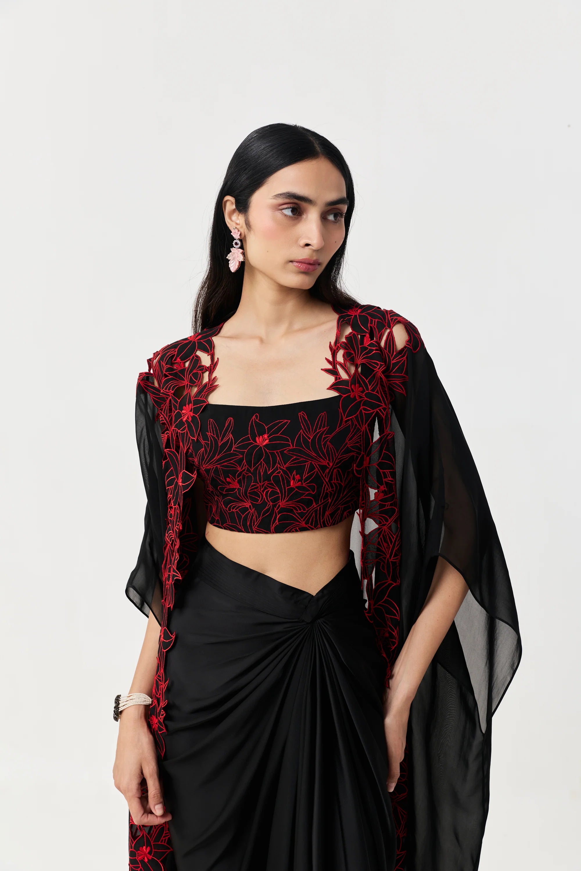 Wild Lily Cape Set Black &amp; Red