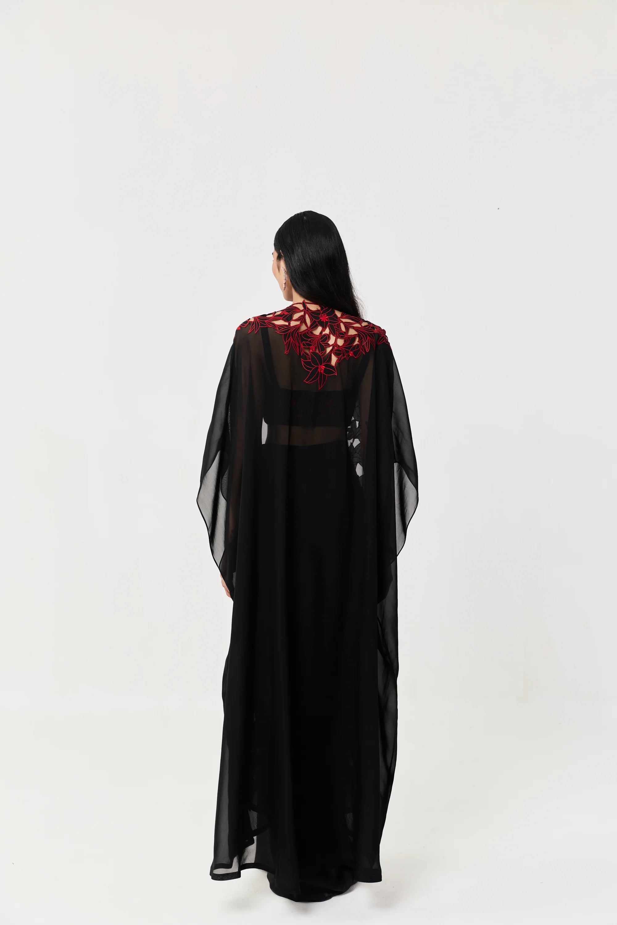Wild Lily Cape Set Black &amp; Red