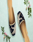 Sonchiriya (Mules)