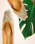Ivory (Jutti)